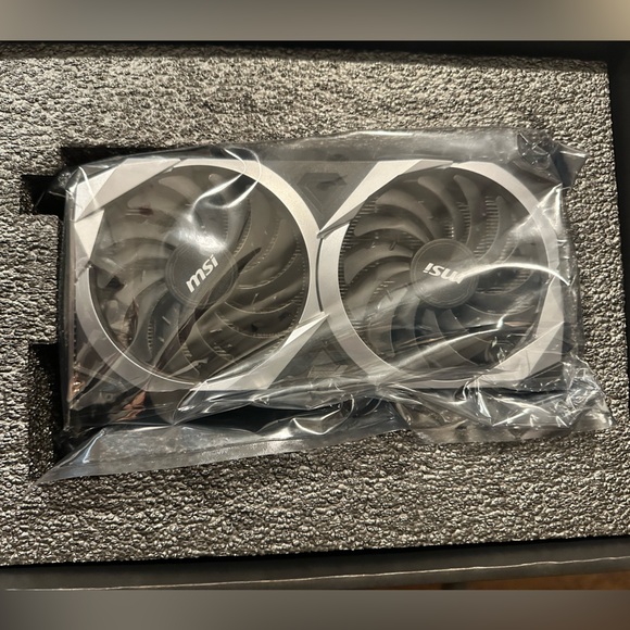 MSI MECH 2X AMD Radeon RX 6600 with Dual Fans - Picture 4 of 6